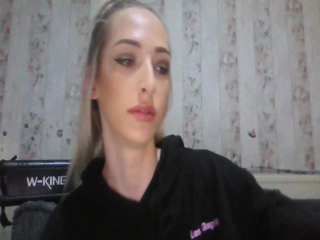 Live sex webcam photo for juicyjessy0 #265463559