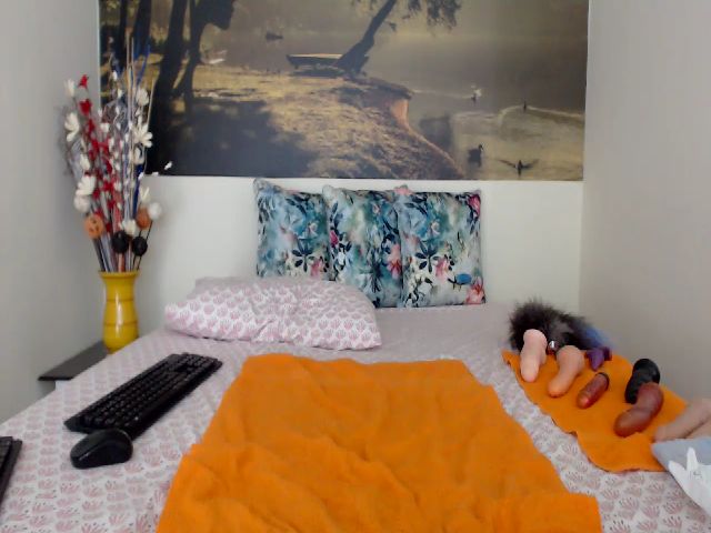 Live sex webcam photo for AikoTailor #287876330