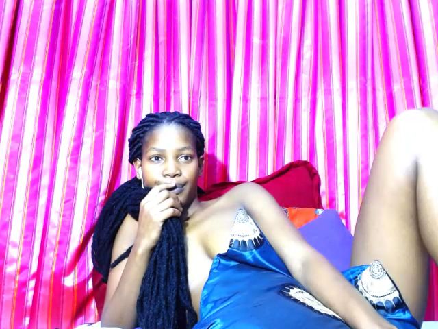 Live sex webcam photo for Aaliyah98x #260700797