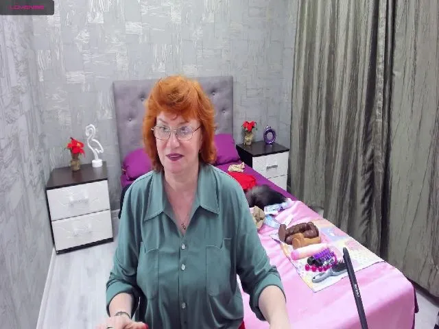 Live sex webcam photo for HarperGlow #256257628