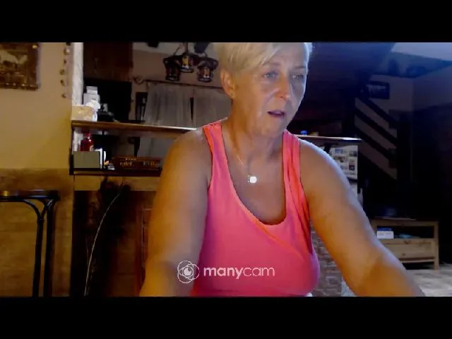 Live sex webcam photo for PinkLillyRose #262782330