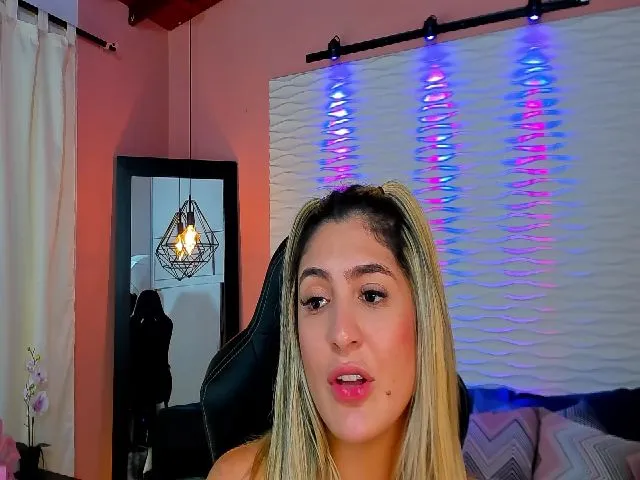 Live sex webcam photo for IsabelaBrown #264757092