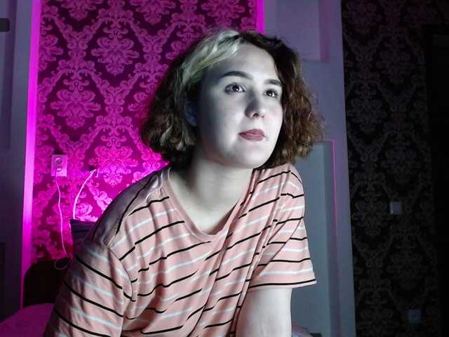 Live sex webcam photo for AnabelleDoll #241437392