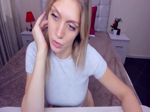 Live sex webcam photo for MeganKind #261208858