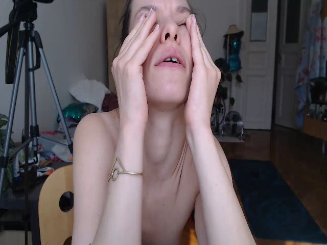 Live sex webcam photo for PetitePinkie #252826321