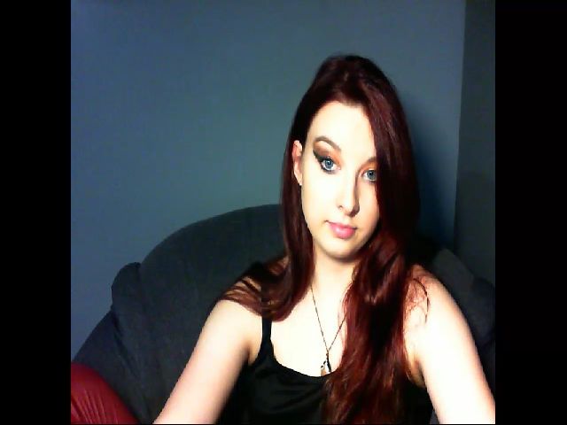 Live sex webcam photo for VirginLuna18 #252269924