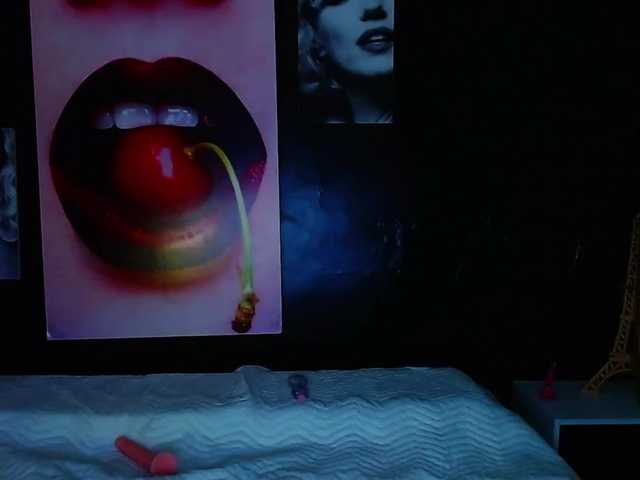 Live sex webcam photo for CurlyKendall1 #258956366