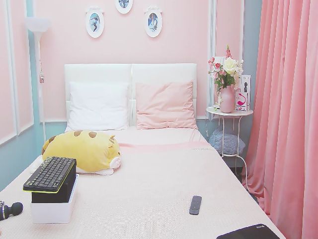 Live sex webcam photo for Quiet_Girll #255010392