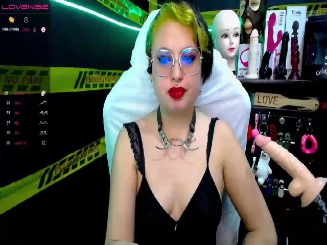 Live sex webcam photo for Rubi_slave #261211849