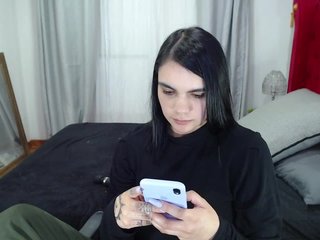 Live sex webcam photo for AliceRoss #240849605