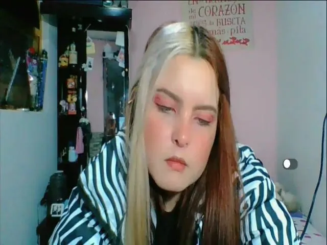 Live sex webcam photo for Amanda_Callum #263993728