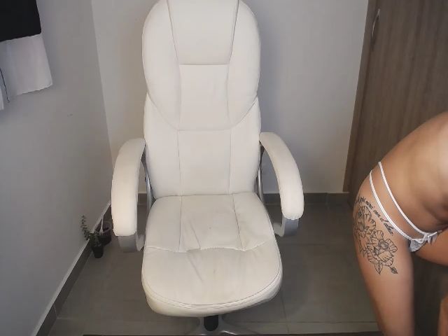 Live sex webcam photo for Littlelisa__ #255245843