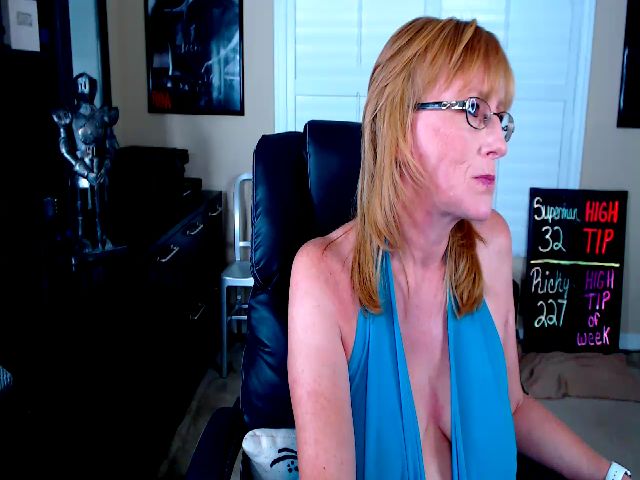 Live sex webcam photo for SummerKnightz #254670330