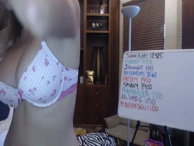 Live sex webcam photo for Autumn_Blonde #253774054