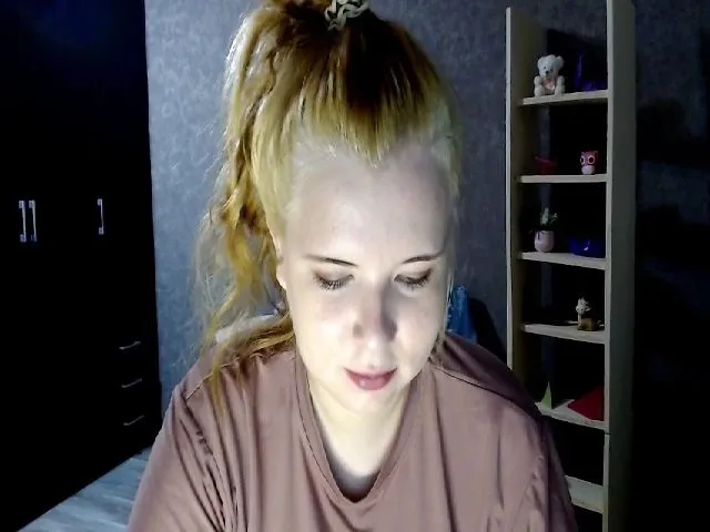 Live sex webcam photo for Melina_Top #262832552
