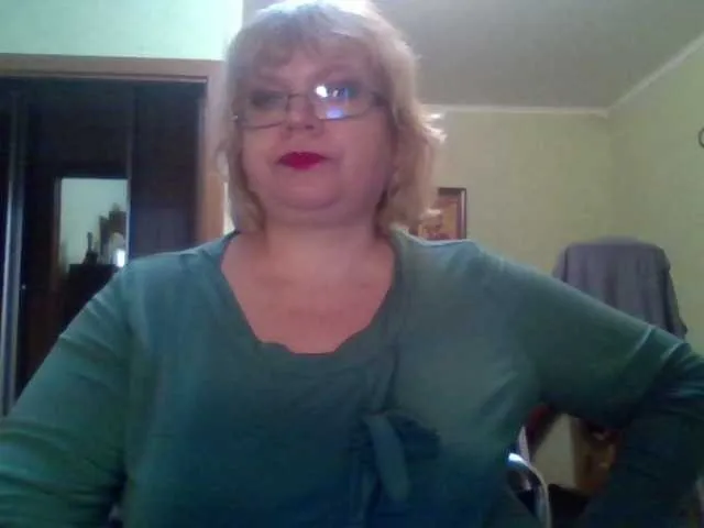 Live sex webcam photo for LOLA88888 #241190470