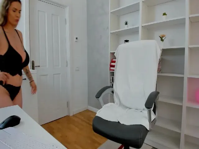 Live sex webcam photo for VanessaCroft #256836510