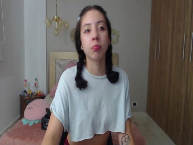 Live sex webcam photo for Emily_evans18 #254976094