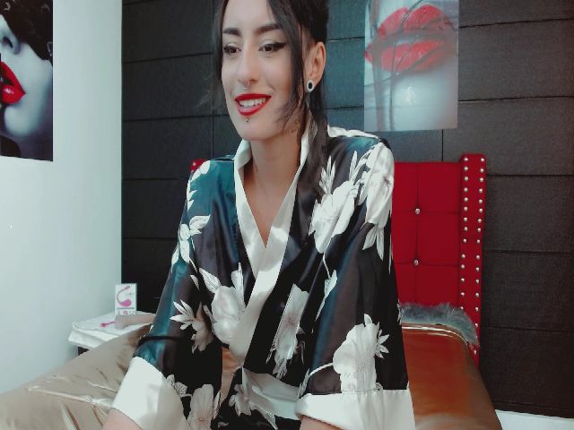 Live sex webcam photo for Violetdarkk #253975234