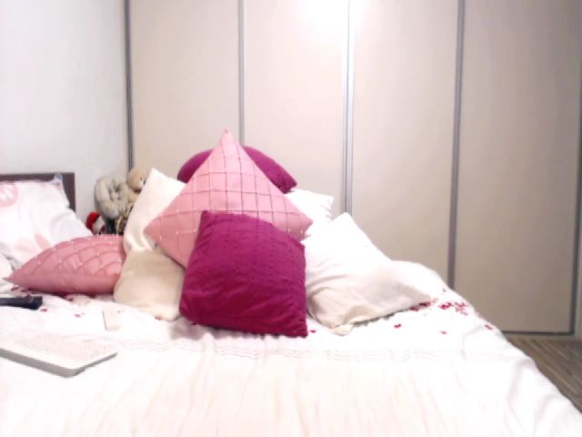 Live sex webcam photo for CharmVivianne #262301818