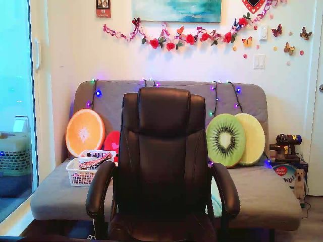 Live sex webcam photo for MandyxRosex #264642930