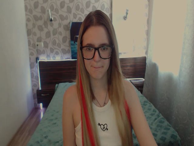 Live sex webcam photo for Ella_Hudson #254106426