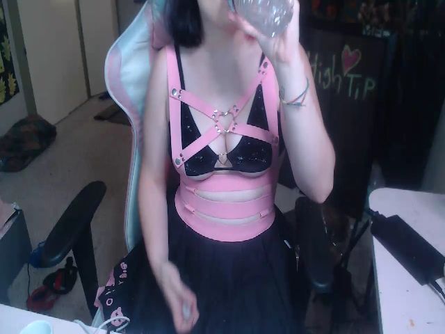 Live sex webcam photo for Little_Lacy #253632312