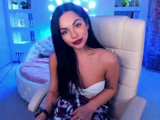 Live sex webcam photo for RayLenee #241211228