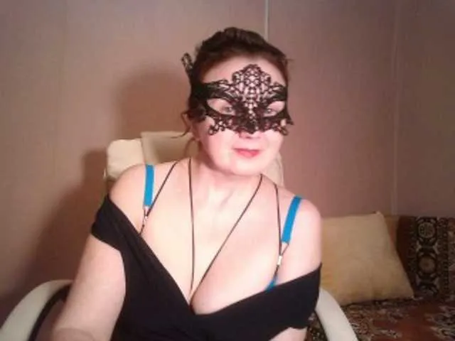 Live sex webcam photo for leeloofire #241123177