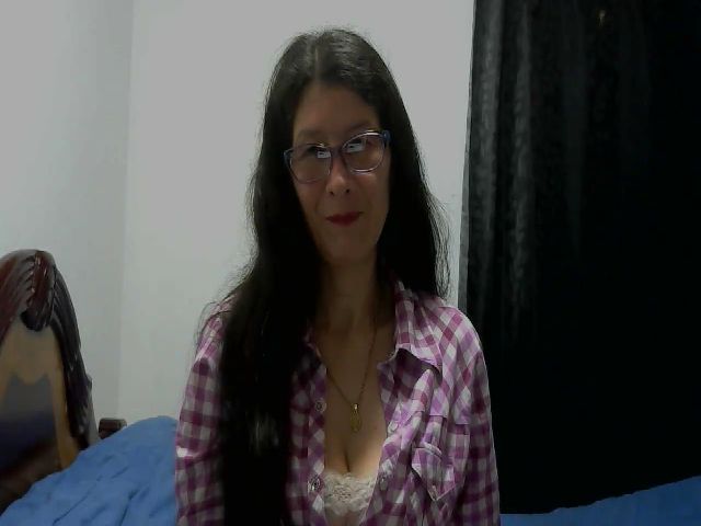 Live sex webcam photo for Latin__mature #264111336