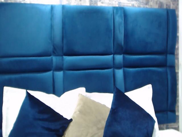 Live sex webcam photo for Lindsayfox #257842459