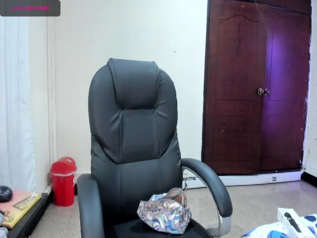 Live sex webcam photo for Marilyncruz__ #265500875