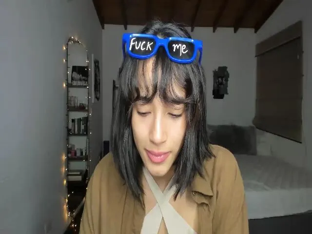 Live sex webcam photo for Manuelavega #264141461