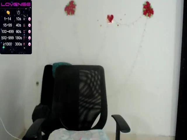 Live sex webcam photo for MikahLatin #259445026