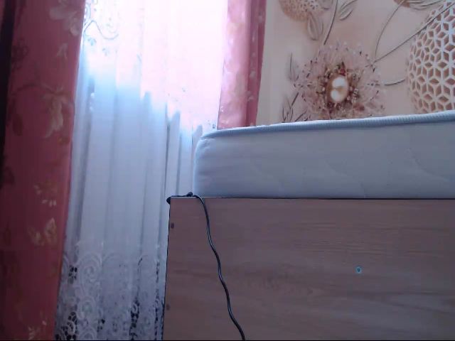 Live sex webcam photo for MeltingJulia #255283617