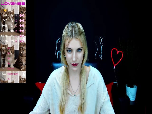 Live sex webcam photo for LiliManchest #261468102