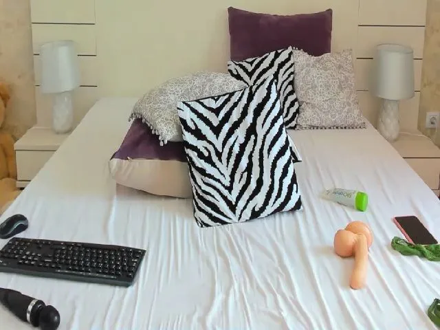 Live sex webcam photo for Yamyra #258114179