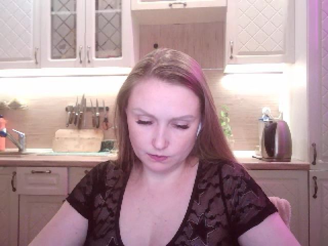 Live sex webcam photo for JaneGrey111 #262236186