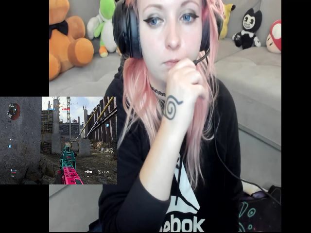 Live sex webcam photo for PrincessBluu #252631045