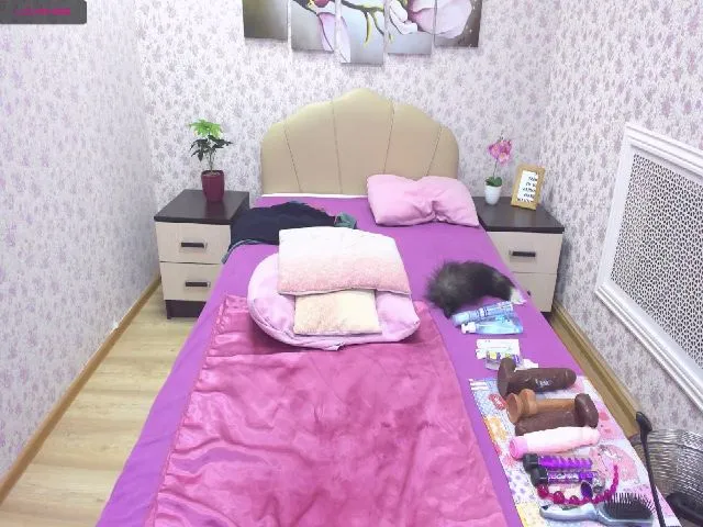 Live sex webcam photo for HarperGlow #263560611