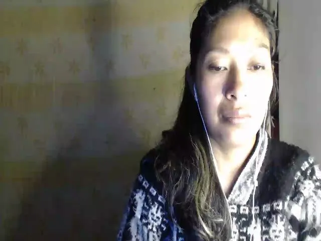 Live sex webcam photo for CHILENITAHOT #255823234