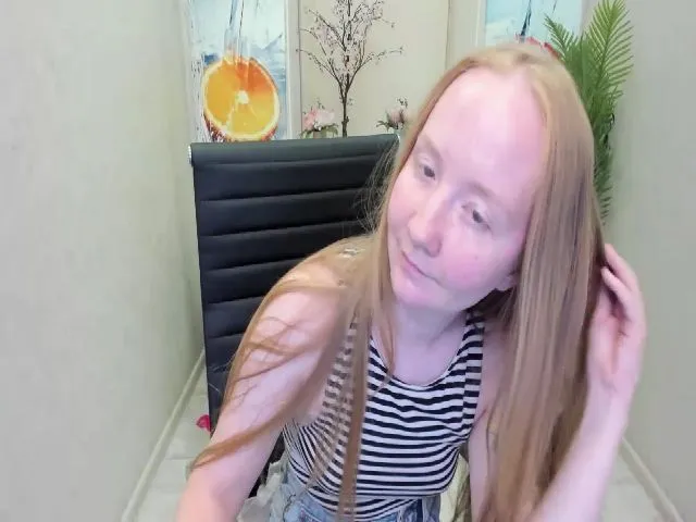 Live sex webcam photo for StunningKelly #252784906