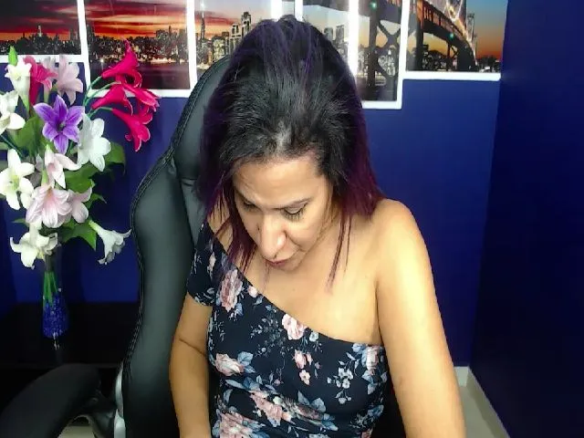 Live sex webcam photo for Infernalsexx #262511403