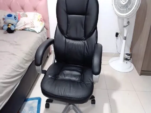 Live sex webcam photo for Miafosx #253259284