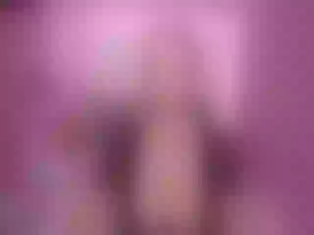 Live sex webcam photo for PtiMermaid #253652750