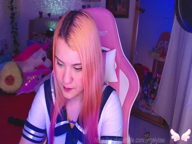 Live sex webcam photo for Angelytaxx #254358383