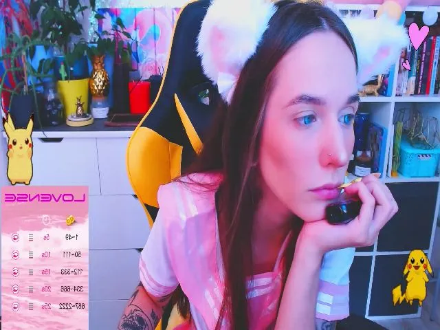 Live sex webcam photo for JinjerMoon #255607859