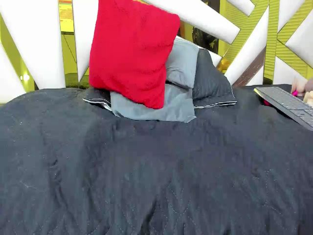 Live sex webcam photo for Mssbombom_ #253300849