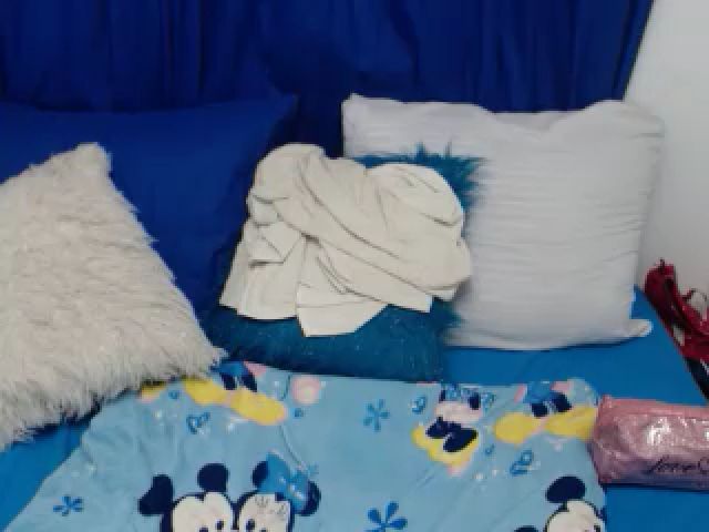 Live sex webcam photo for Honey21_ #254725712