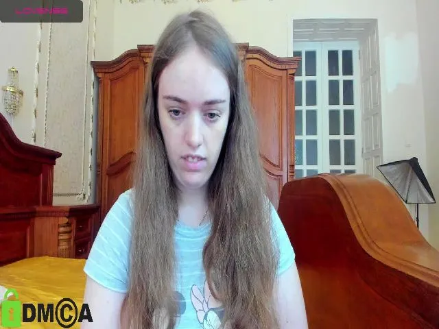 Live sex webcam photo for Fi_Lena #252779338